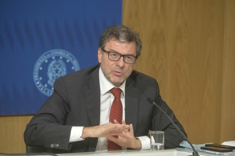 Giorgetti: “Servono scelte difficili”