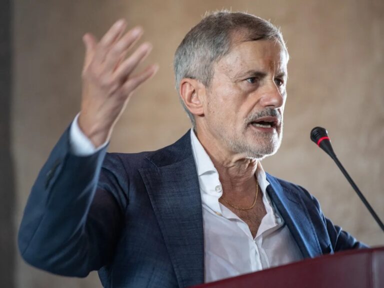 Alemanno: “Governo in continuità con il passato, valutiamo un nuovo movimento” Alemanno: “Governo in continuità con il passato, valutiamo un nuovo movimento”