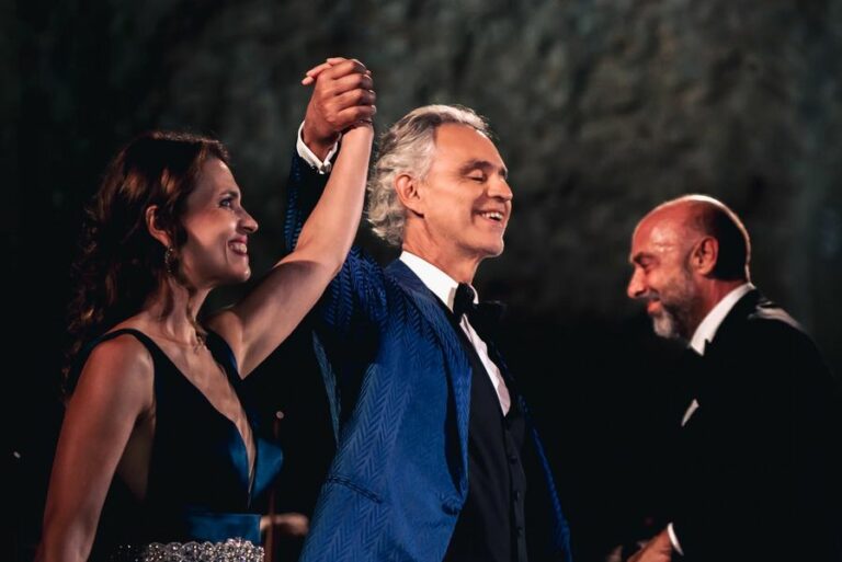 Bocelli trionfa a Taormina: “Città che ti lascia senza parole”