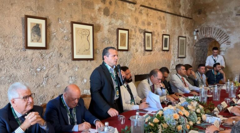Confagricoltura a Taormina, De Luca: “Sosteniamo le eccellenze” Confagricoltura a Taormina, De Luca: “Sosteniamo le eccellenze”