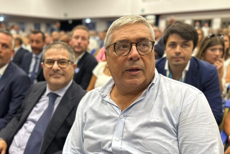 Cuffaro fuori dai giochi, De Luca tenta l’Opa sulla DC: svelato il piano della lista centrista