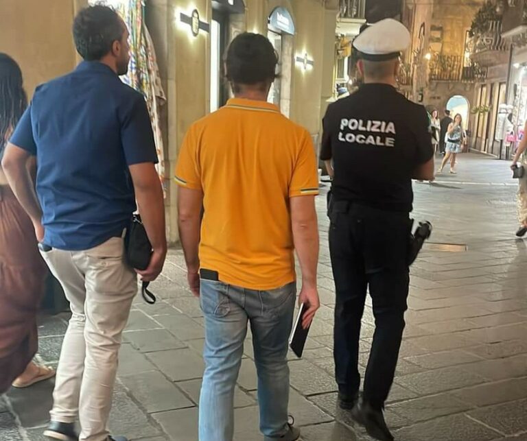 Suoli pubblici a Taormina: controlli a tappeto della Polizia locale, sanzionati 4 locali