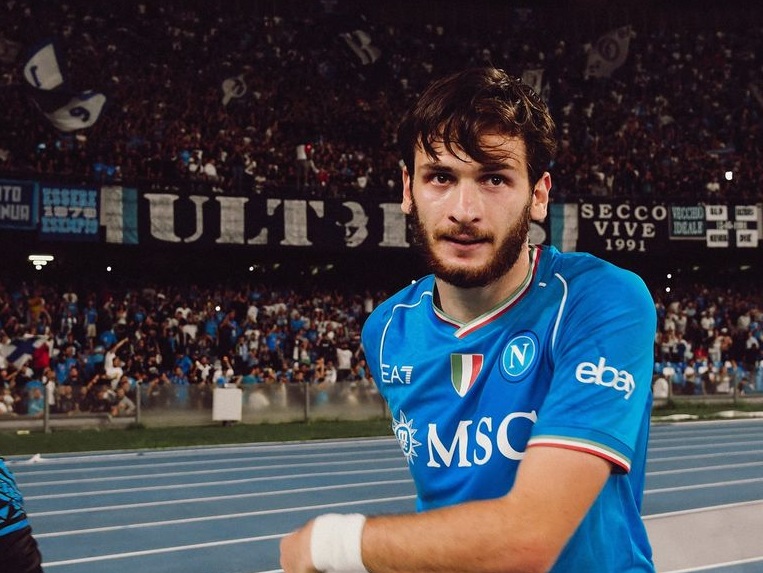 Kvara ritrova il gol ed eguaglia un record di Messi