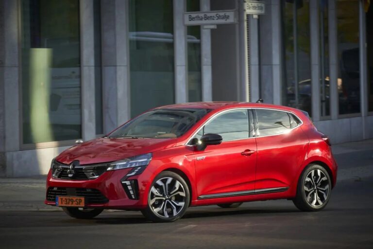 Mitsubishi presenta la nuova Colt Mitsubishi presenta la nuova Colt