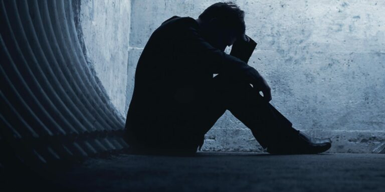 In Italia un suicidio ogni 10 ore In Italia un suicidio ogni 10 ore