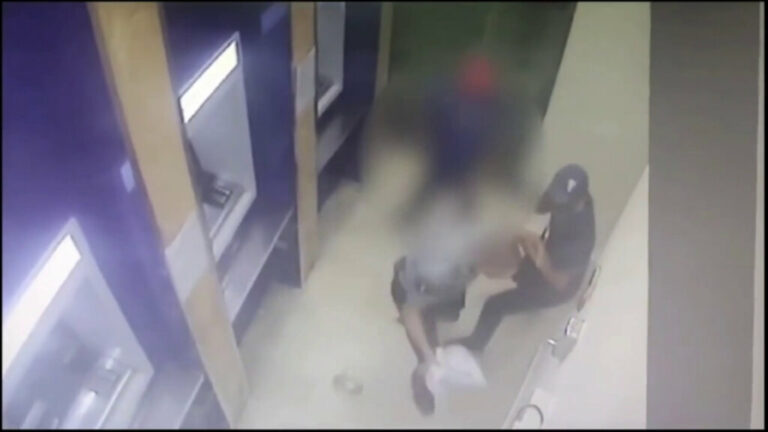 Rapinarono due vigilantes, tre arresti Rapinarono due vigilantes, tre arresti