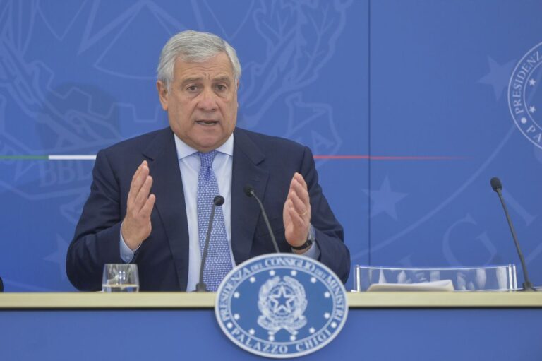 Terrorismo, Tajani: “Al momento nessuna minaccia diretta all’Italia”
