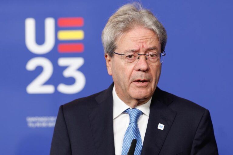 Gentiloni: “Ue non può essere unico erbivoro in un mondo di carnivori”