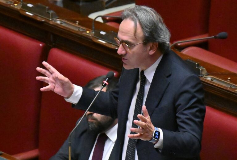 Bonelli: “Servono 2,5 mld per evitare chiusura Ilva” Bonelli: “Servono 2,5 mld per evitare chiusura Ilva”