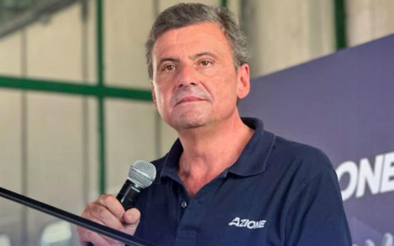 Calenda: “Manovra non all’altezza, comportarsi da Paese normale”