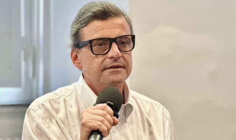 Calenda: “Due anni di governo tribale”