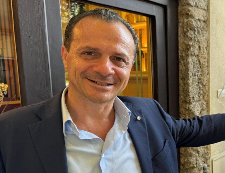 De Luca: “Nessuna crisi. Gufavano anche la mia candidatura a Taormina”