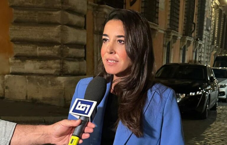 Ronzulli: “No al salario minimo, lottare contro i contratti privati”