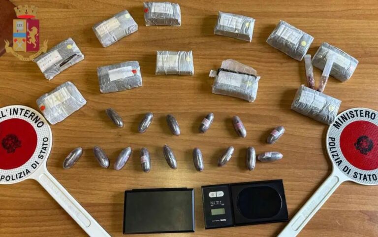 Getta 1,3 chili di droga dalla finestra. Arrestato 38enne