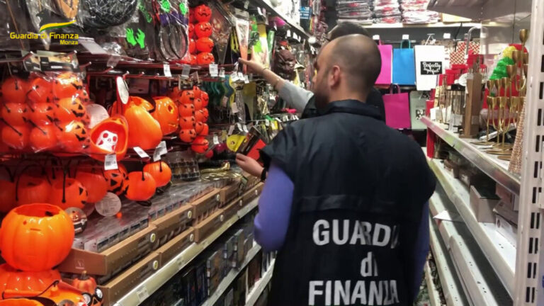 Halloween, sequestrati 200mila articoli non conformi