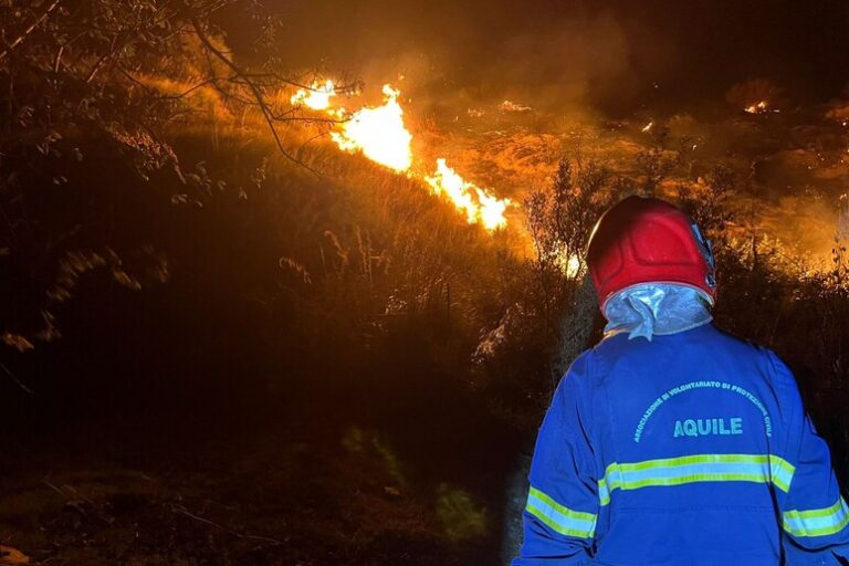 Decine di incendi in tutta la Sicilia a causa dello scirocco