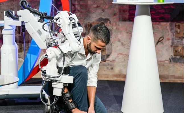 Riabilitazione robotica, una survey per i pazienti e orientare la ricerca