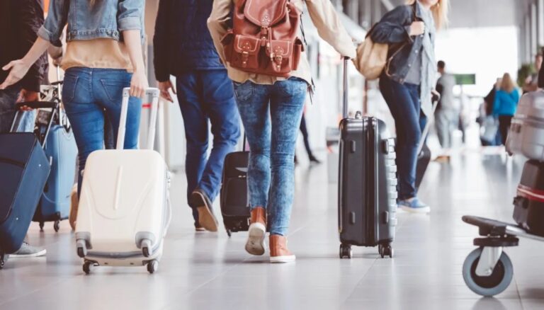 Tassa d’imbarco, nella manovra c’è un aumento sui voli