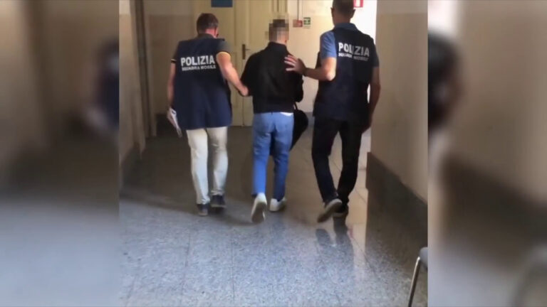 A Catania arrestato usuraio, trovato il libro mastro dei prestiti A Catania arrestato usuraio, trovato il libro mastro dei prestiti