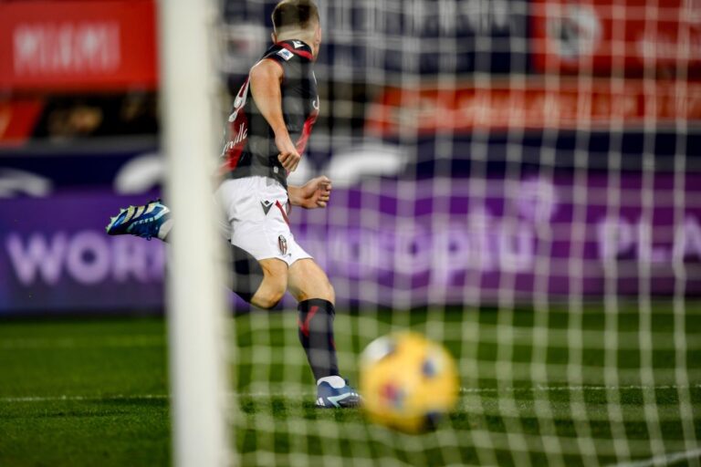 Bologna sempre più in alto, Lazio battuta per 1-0 Bologna sempre più in alto, Lazio battuta per 1-0