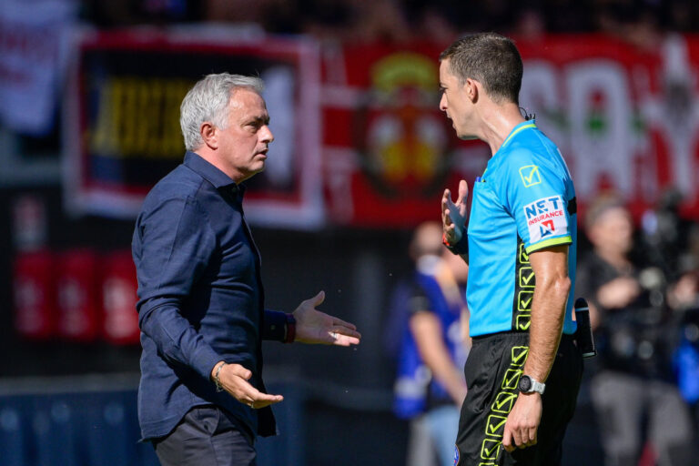 Mourinho risponde a Sarri: “Io ho vinto 26 titoli…”