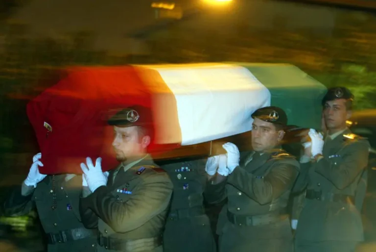 Nassiriya. Meloni: “Italia onora chi ha sacrificato la vita per la pace” Nassiriya. Meloni: “Italia onora chi ha sacrificato la vita per la pace”