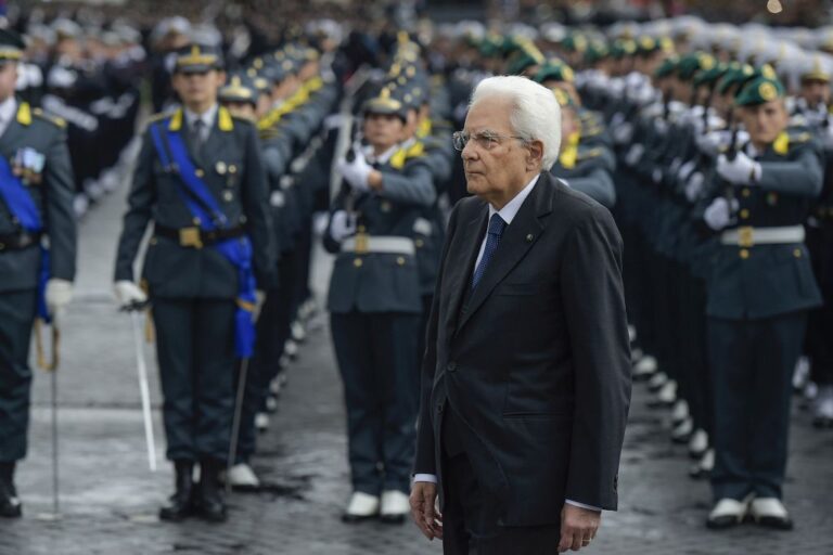 Mattarella: “Italiani riconoscenti a chi impegnato in zone di crisi”