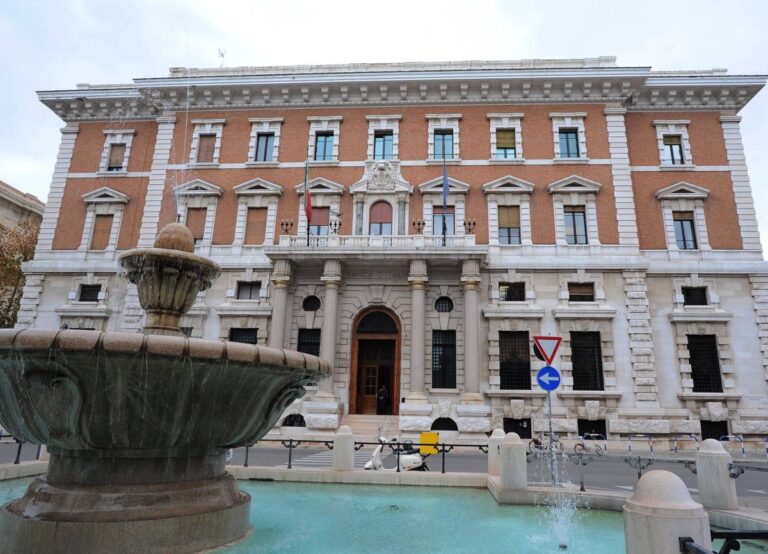 Manovra, Bankitalia: “Il rapporto debito/Pil scenderà marginalmente”