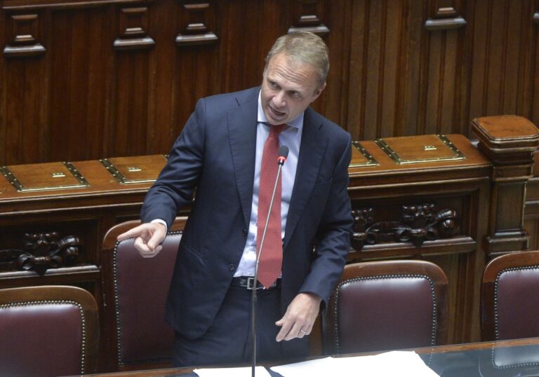 Grano, Lollobrigida: “Avvio campagna per controllo filiera”