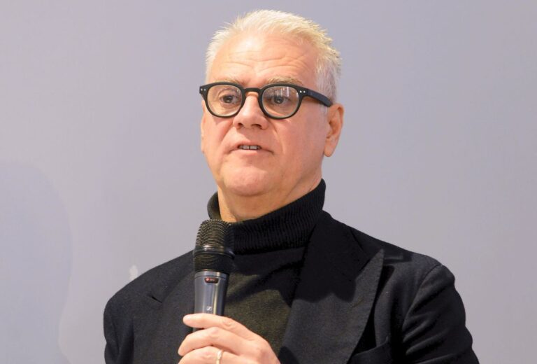 Zangrillo: “Sulle pensioni si cambia, evitiamo fuga da ospedali e uffici”