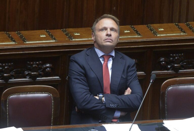 Femminicidi, Lollobrigida: “Educare a vivere nel rispetto degli altri”