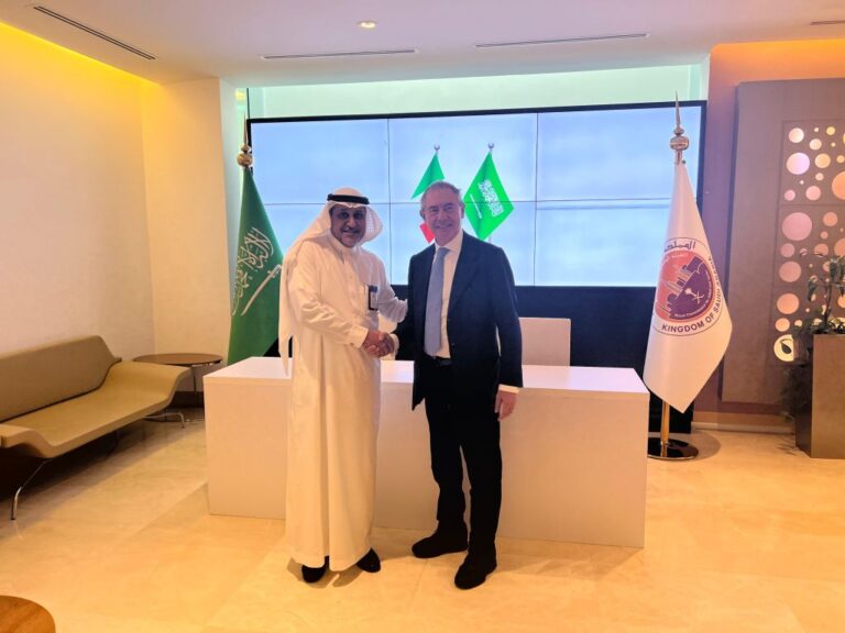 Missione Urso in Arabia Saudita: “Partnership nel settore minerario”