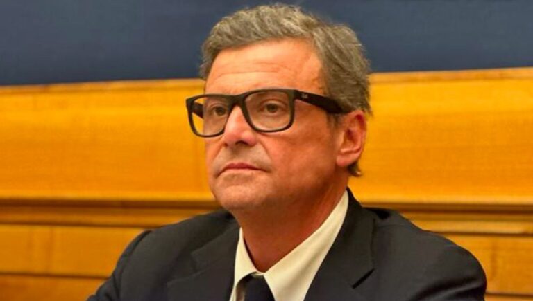 Calenda: “Scelte sulla sanità vanno condivise. Riformare iter di spesa”