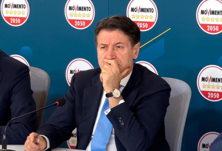 Conte: “Questa manovra mette gli italiani all’angolo”