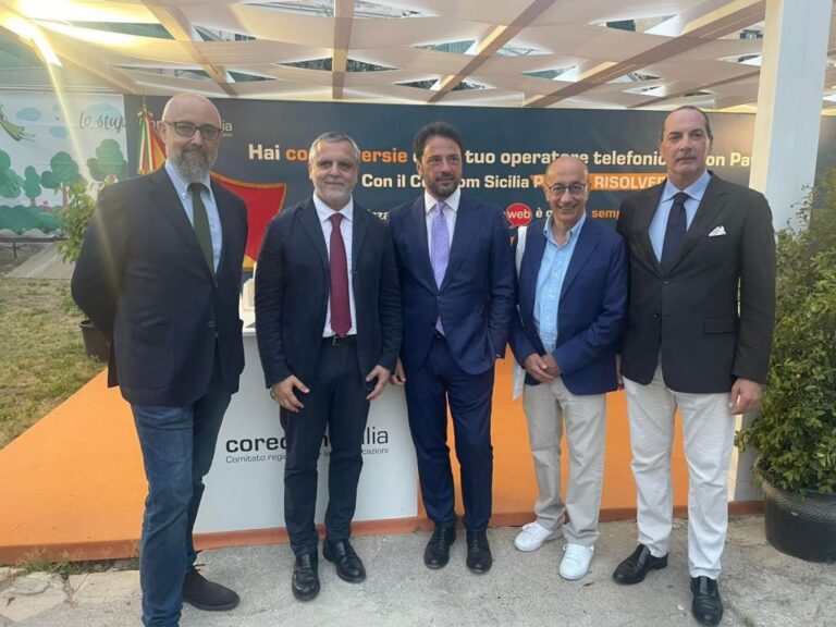 Cyberbullismo, Corecom Sicilia: “Serve corretta informazione a scuola”