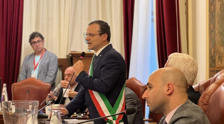 De Luca: “A Taormina servizi non all’altezza del brand. Gap di 100 mln”
