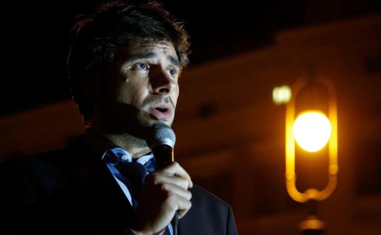 Di Battista: “C’era una volta Giorgia Meloni. Ora è emblema di ipocrisia”