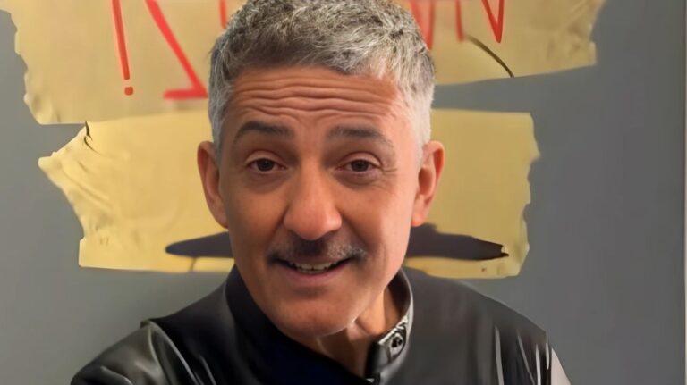 Caro voli, Fiorello: “Ci tocca viaggiare con Briatore Airlines”