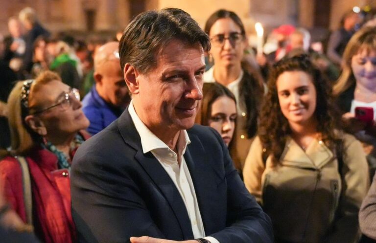 Conte: “Tasse e tagli, è il piano del governo Meloni per l’Italia”