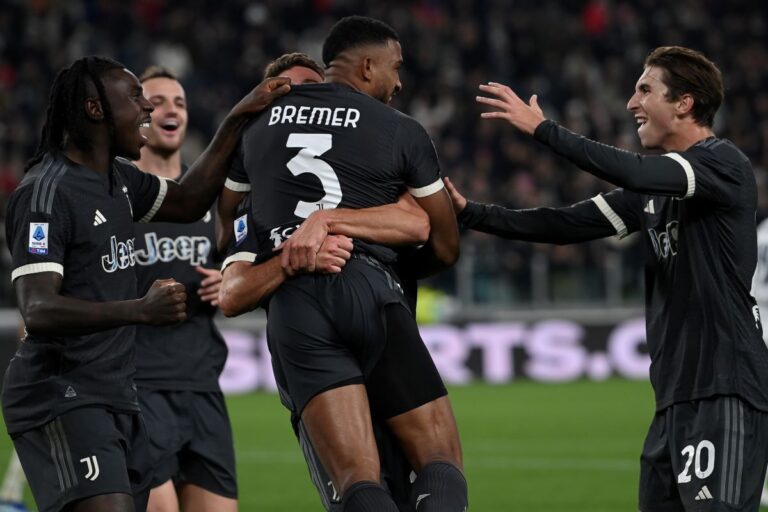 Juventus-Cagliari 2-1, bianconeri ora in testa Juventus-Cagliari 2-1, bianconeri ora in testa