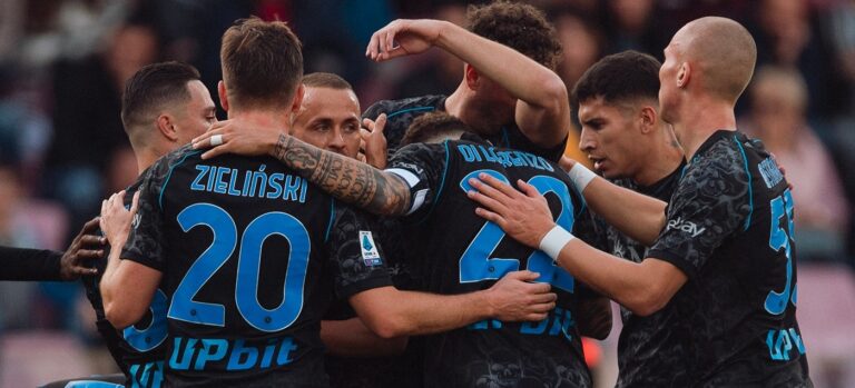 Il Napoli passa 2-0 a Salerno con Raspadori e Elmas
