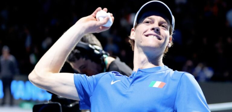 Coppa Davis, immenso Sinner, Djokovic ko. Italia-Serbia 1-1