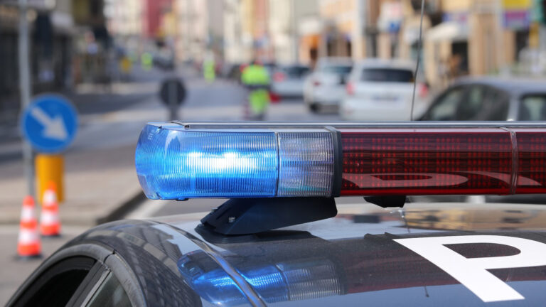 Ancora un mostro: 23enne sfregiata con l’acido dal suo ex