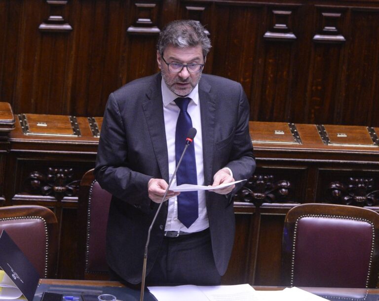 Ue, Giorgetti: “Regole troppo stringenti un ostacolo alla crescita”