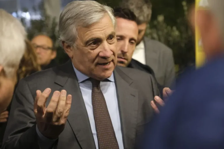 Tajani: “Continuiamo a difendere Kiev, per l’adesione all’Ue serve tempo”