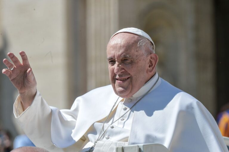 Papa Francesco: “Le guerre sono un male, preghiamo per la fine”