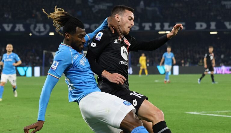 Napoli-Monza 0-0, altro stop dei campioni Napoli-Monza 0-0, altro stop dei campioni
