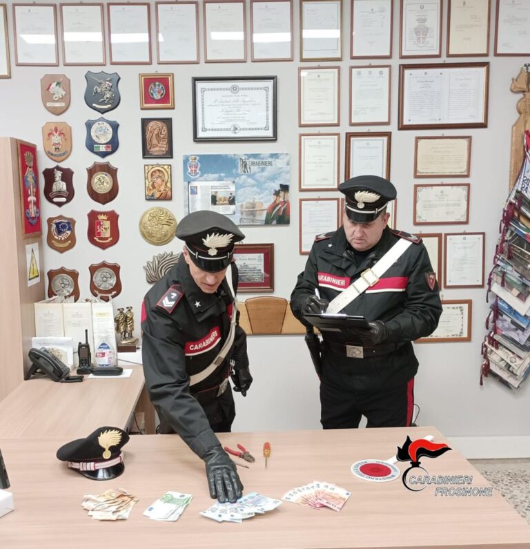 Tre donne incinte rubano in una casa. Bloccate dai Carabinieri Tre donne incinte rubano in una casa. Bloccate dai Carabinieri