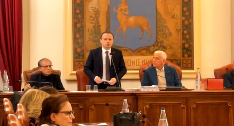 Taormina, ok del Consiglio al bilancio 2024-26