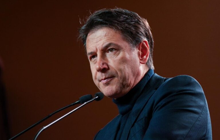 Conte: “Crosetto voleva nascondere i disastri della manovra”